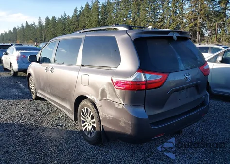 2018 Toyota Sienna Xle Premium 8 Passenger z USA, uszkodzony, nr VIN 5TDYZ3DC7JS955455